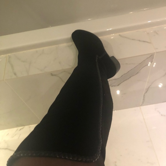 Boots - Picture 6 of 9